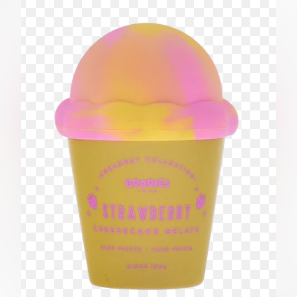 NWOT Goodies Strawberry Cheesecake Gelato Candle